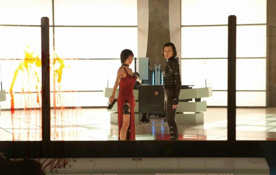 Li Bingbing stars as Ada Wong and Milla Jovovich stars as Alice in Screen Gems' Resident Evil: Retribution (2012).