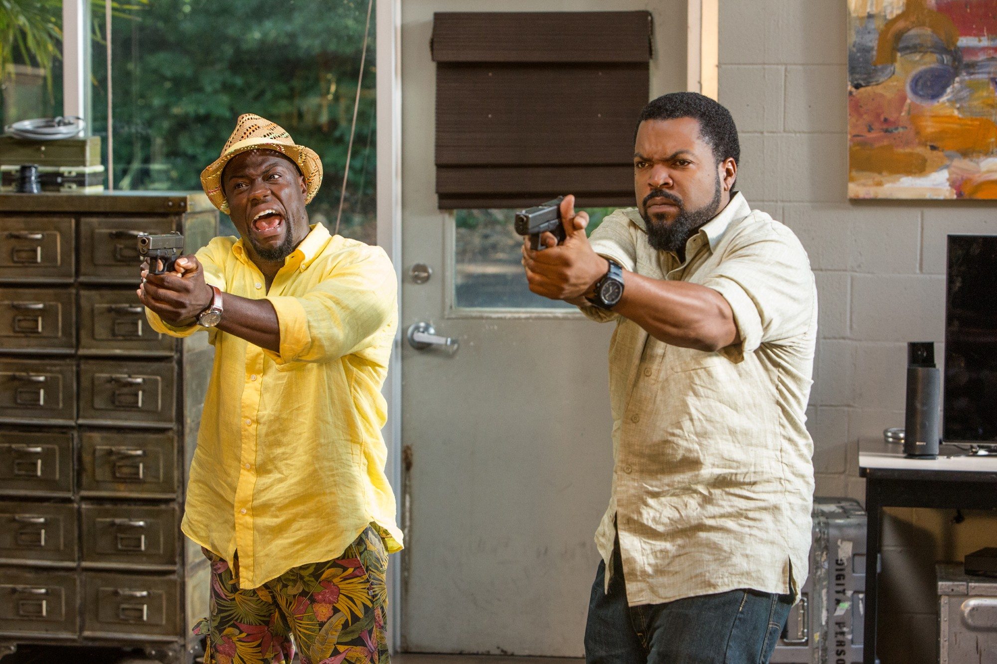 Kevin Hart stars as Ben Barber and Ice Cube stars as James Payton in Universal Pictures' Ride Along 2 (2016)