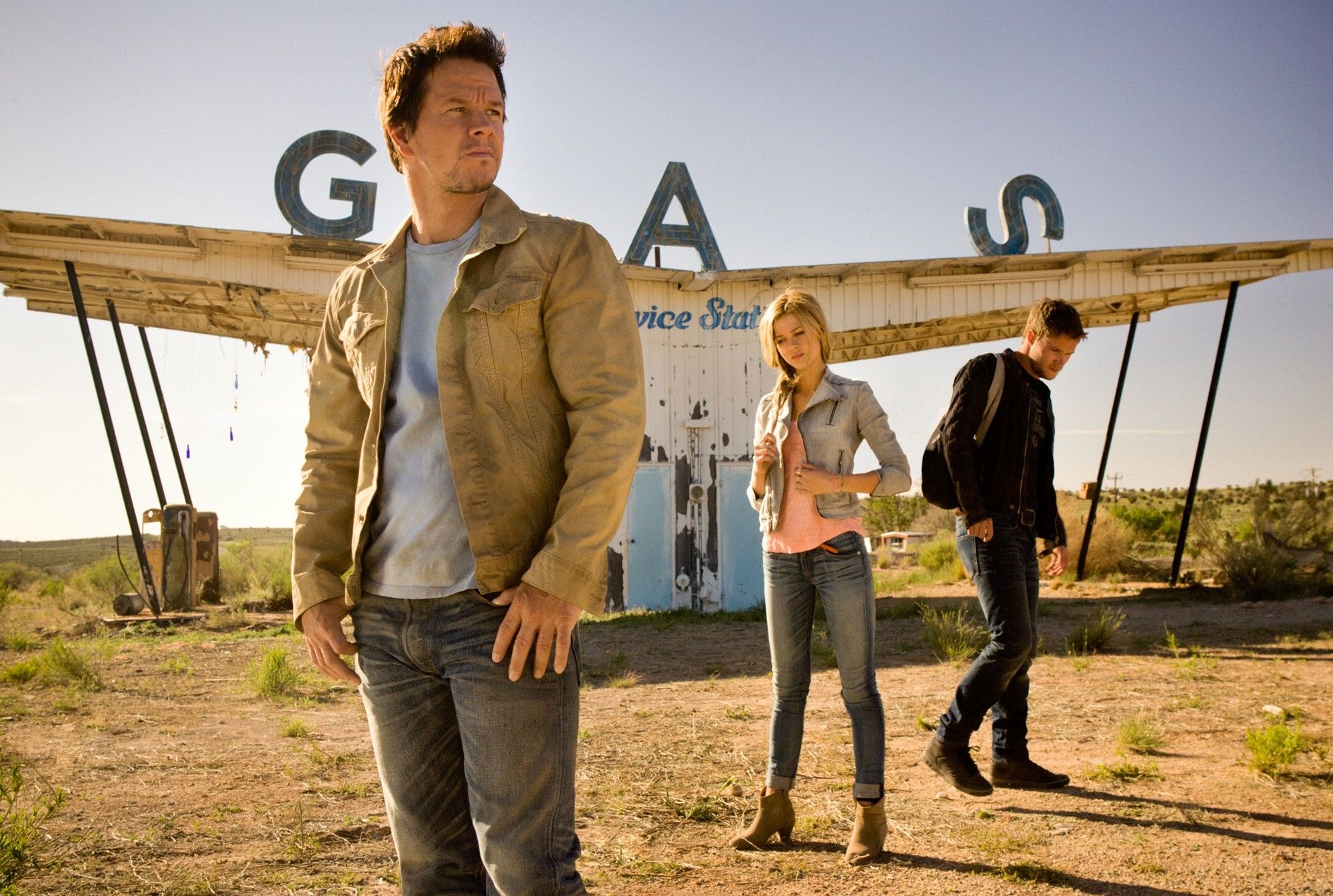 Mark Wahlberg, Nicola Peltz and Jack Reynor in Paramount Pictures' Transformers: Age of Extinction (2014). Photo credit by Andrew Cooper.