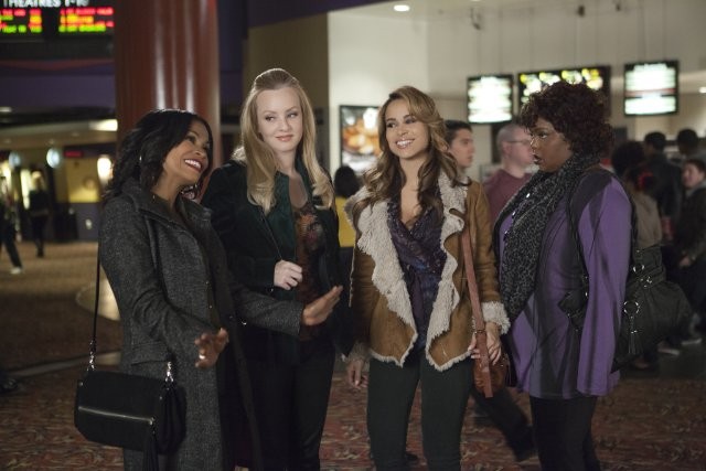 Nia Long, Wendi McLendon-Covey, Zulay Henao and Cocoa Brown in Lionsgate Films' The Single Moms Club (2014)