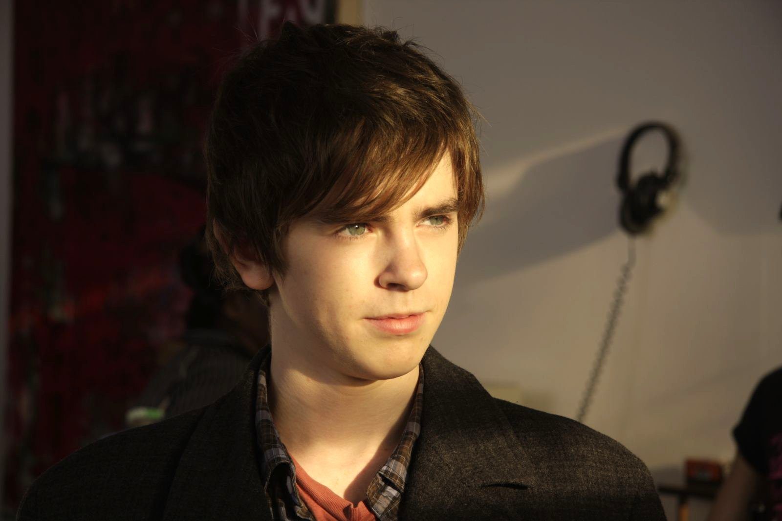 Freddie Highmore stars as George Zinavoy in Fox Searchlight Pictures' The Art of Getting By (2011)