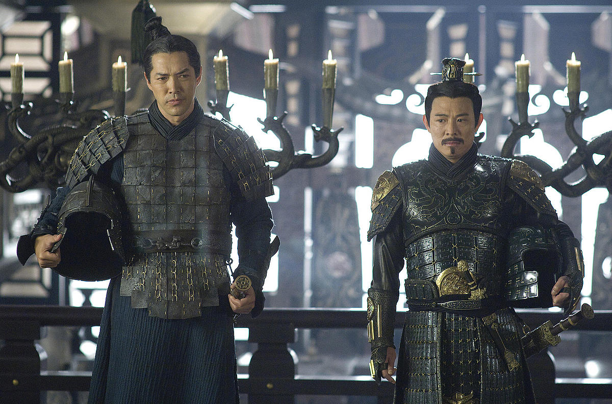RUSSELL WONG as Warrior Ming Guo and JET LI as the vicious Han Emperor in The Mummy: Tomb of the Dragon Emperor.