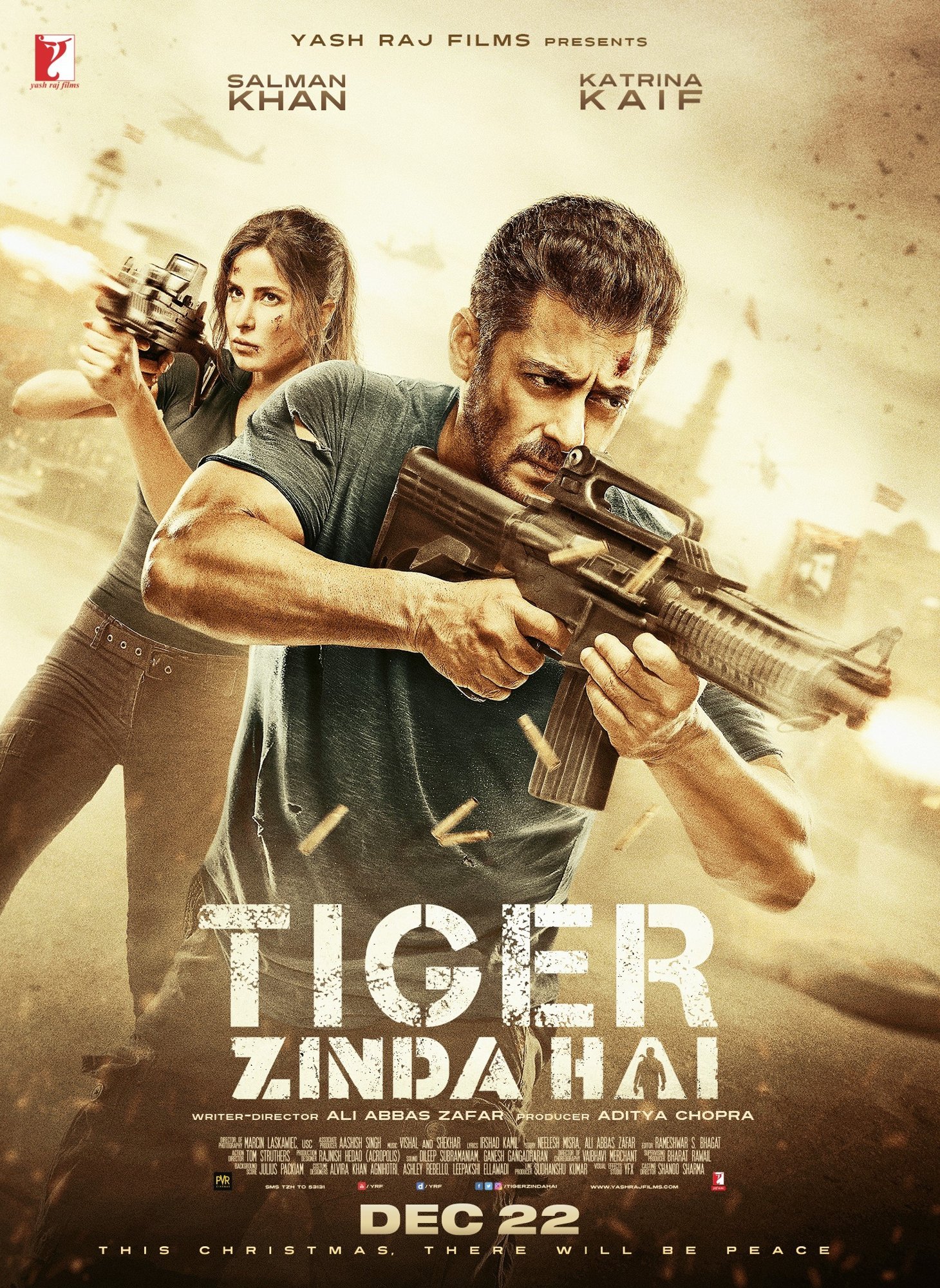 Poster of Yash Raj Films' Tiger Zinda Hai (2017)