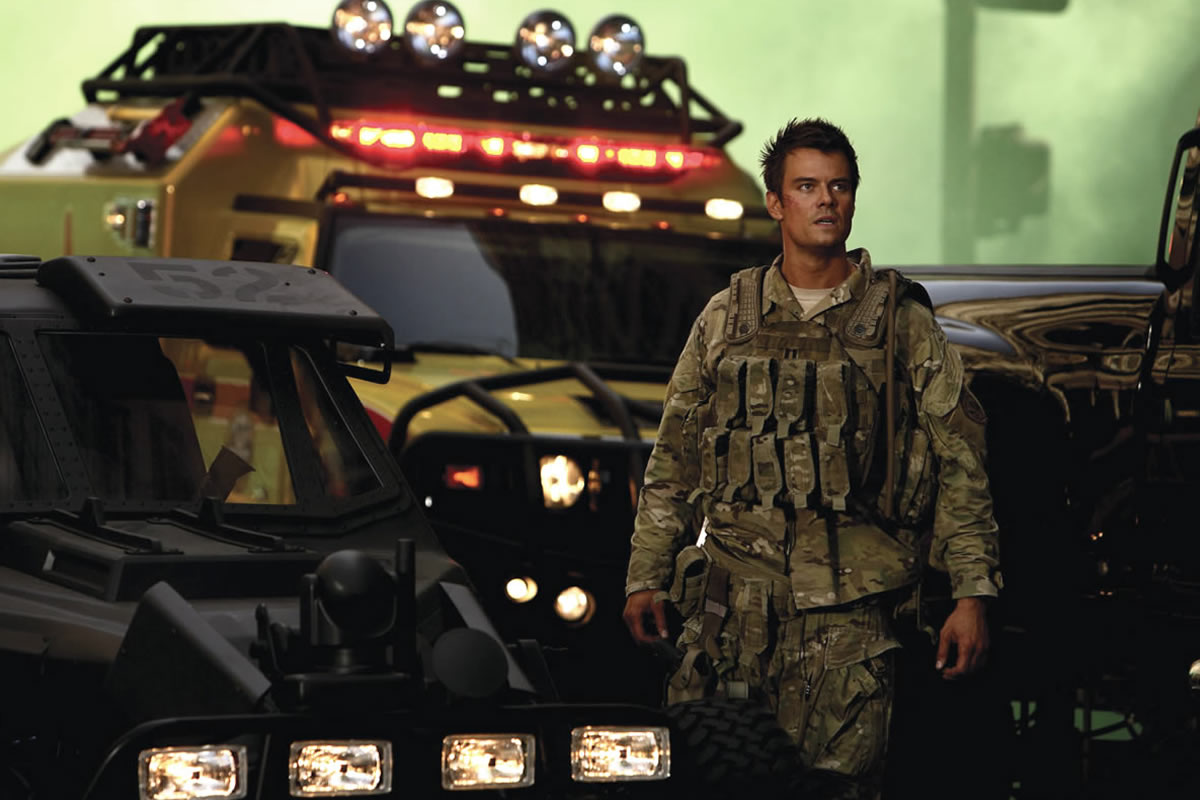 Josh Duhamel as Captain Lennox in DreamWorks' Transformers (2007)