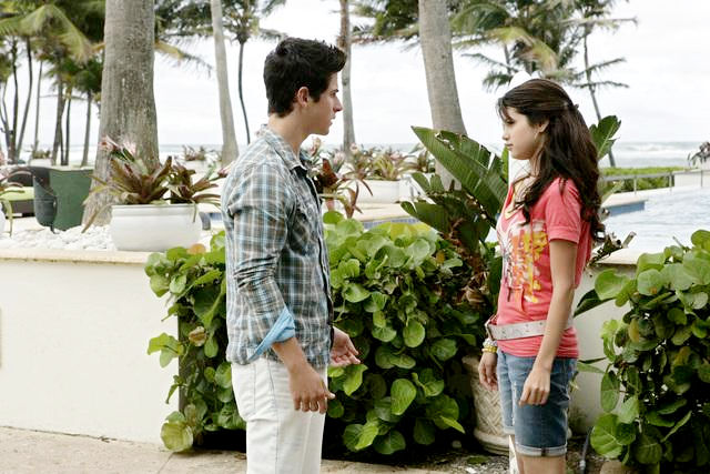 David Henrie stars as Justin Russo and Selena Gomez stars as Alex Russo in Disney Channel's Wizards of Waverly Place: The Movie (2009)