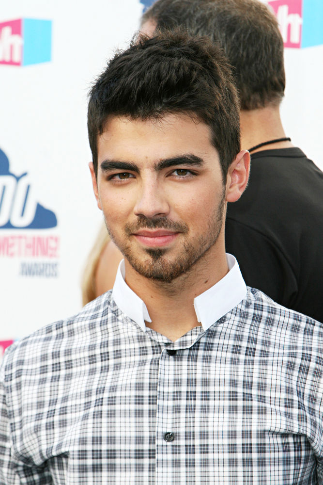 Joe Jonas Picture 88 - 2010 VH1 Do Something Awards