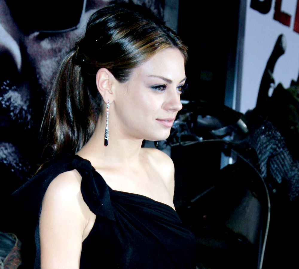 Mila Kunis Picture 13 - Los Angeles Premiere of 'The Book Of Eli