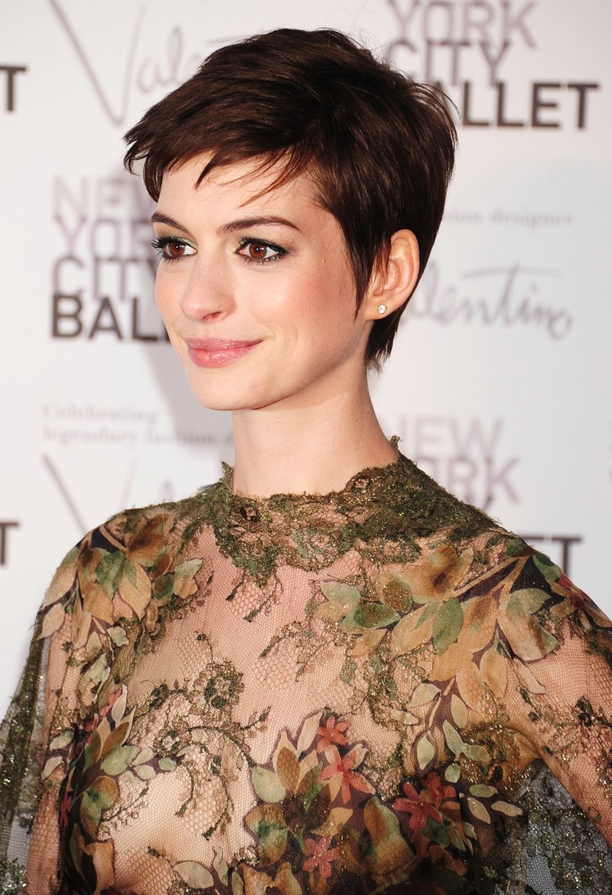 Anne Hathaway Picture 152 - New York City Ballet Fall Gala 2012 - Arrivals