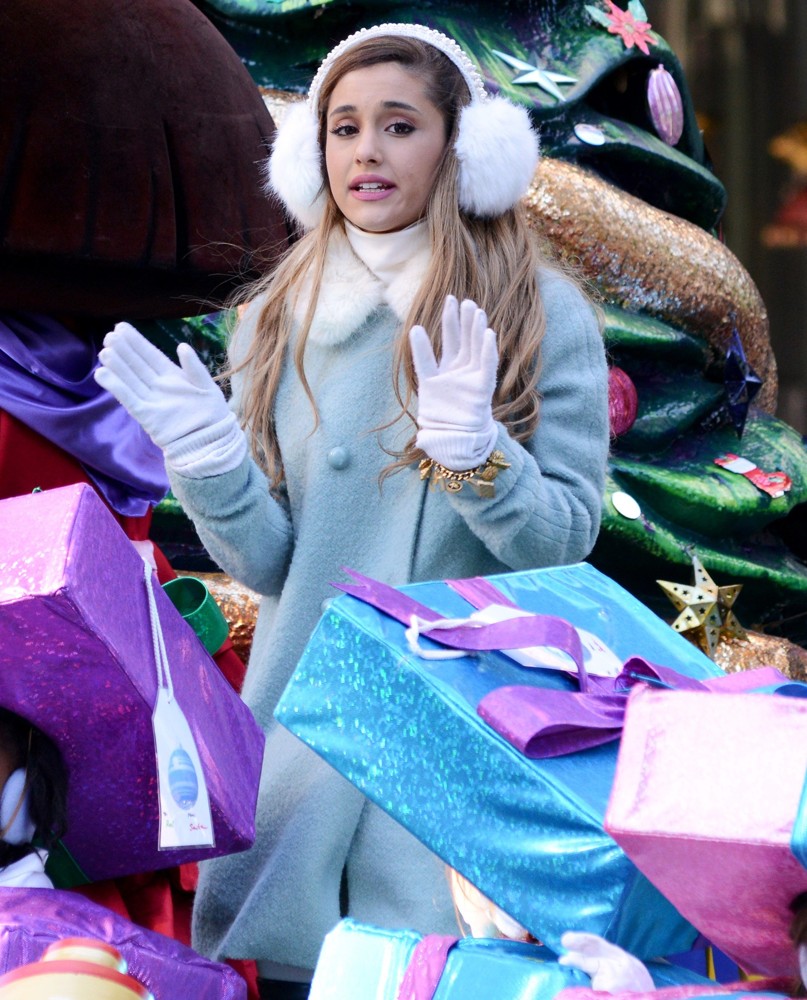 Ariana Grande Picture 99 87th Macys Thanksgiving Day Parade 9569