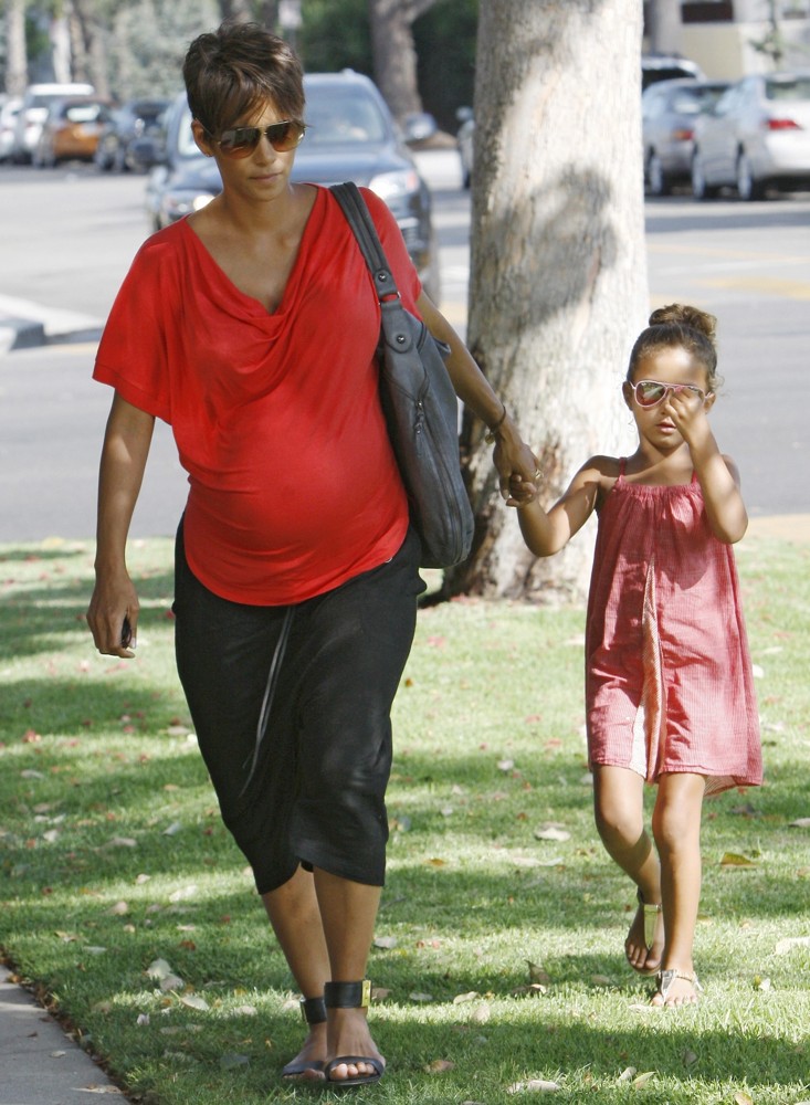 Nahla Ariela Aubry Picture 20 - Halle Berry Heads to A Doctors Appointment