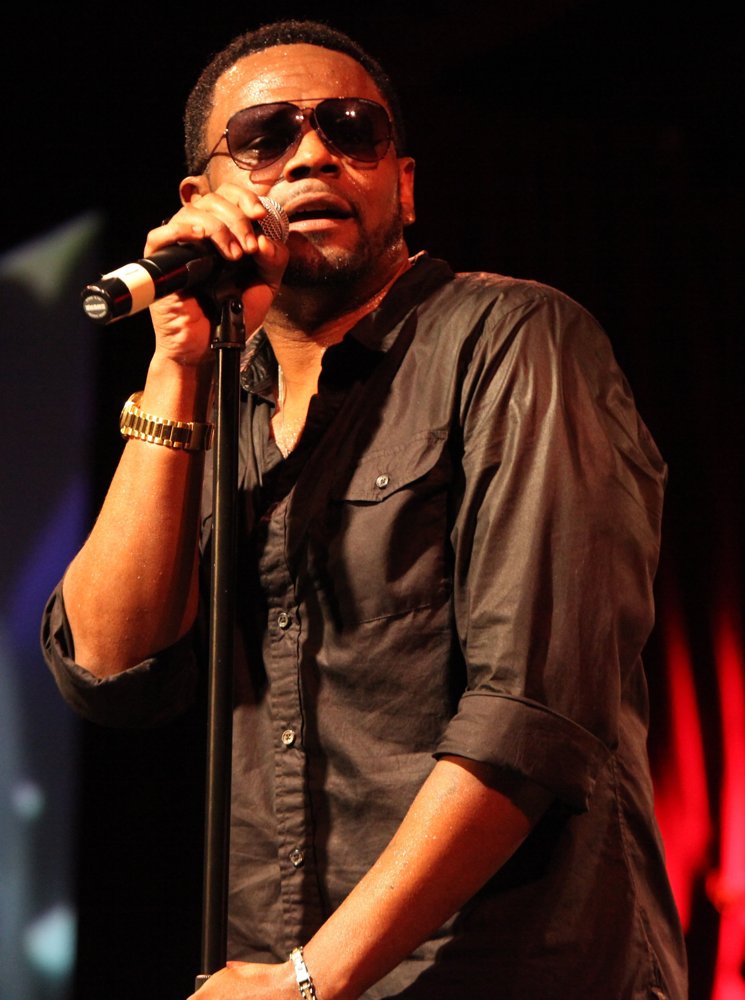 Carl Thomas Picture 9 - Carl Thomas Performs