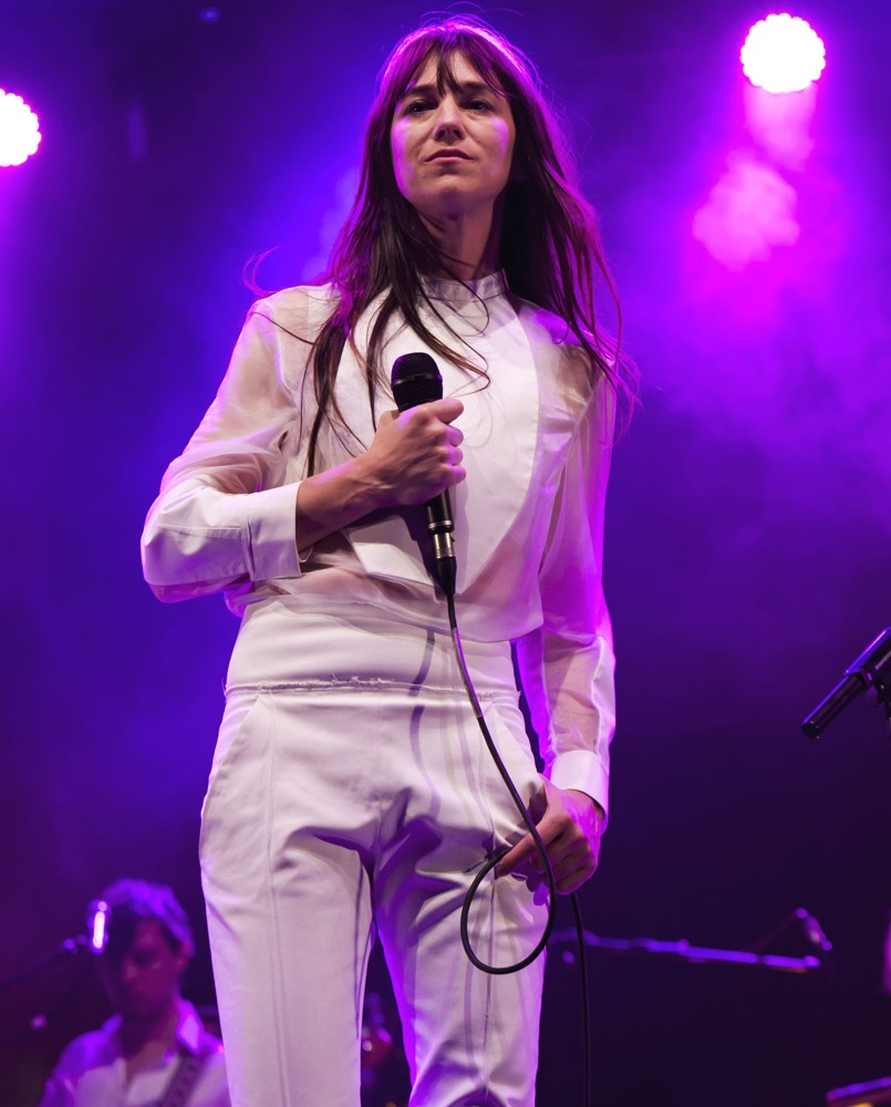 Charlotte Gainsbourg Picture 24 - Charlotte Gainsbourg Performing Live ...