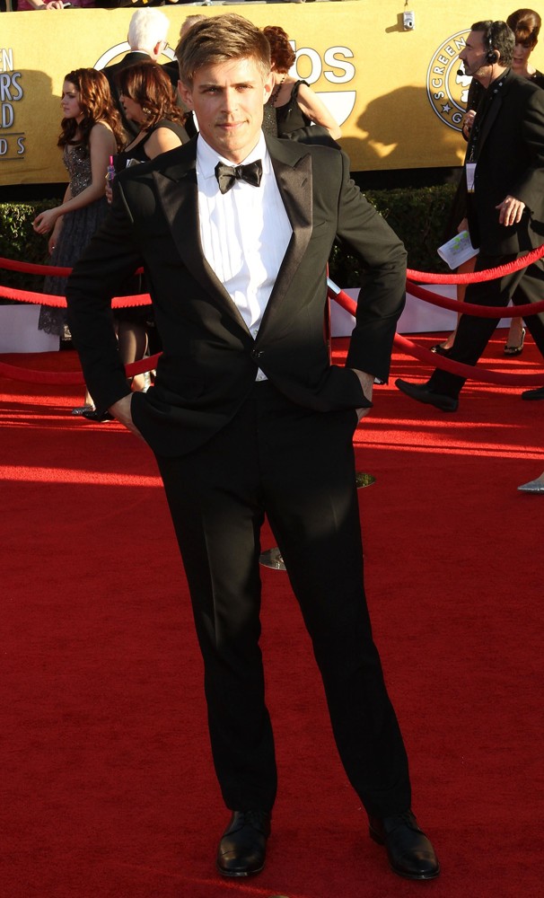 Chris Lowell Picture 8 - 2012 Vanity Fair Oscar Party - Arrivals