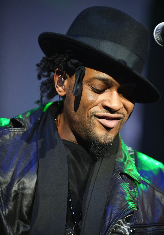 D'Angelo Picture 18 - D'Angelo Performs Live as Part of The Liberation Tour