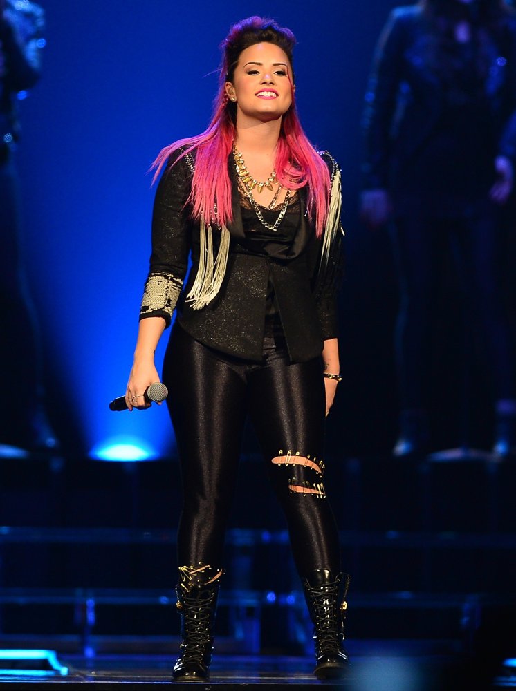 Demi-lovato Picture 480 - Demi Lovato Performing Live in Concert