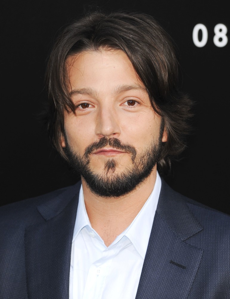 Diego Luna Picture 30 - World Premiere of TriStar Pictures' Elysium