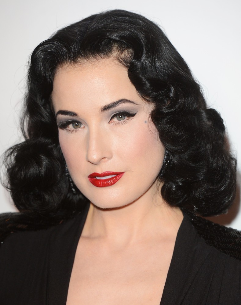 Dita Von Teese In Christian Dior - Paris Fashion Week Spring Summer 01E