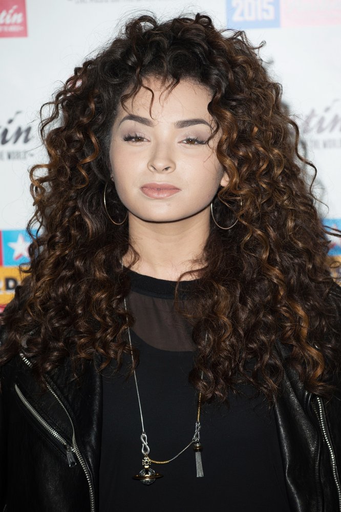 ella eyre Picture 18 - 2015 NME Awards - Arrivals