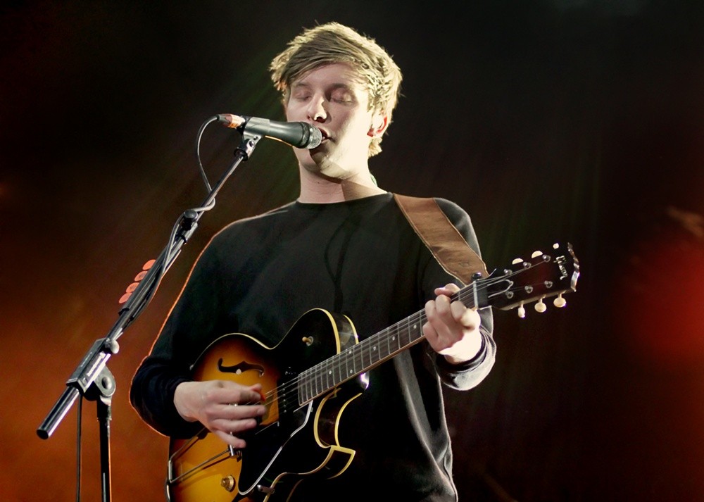 George Ezra Pictures with High Quality Photos