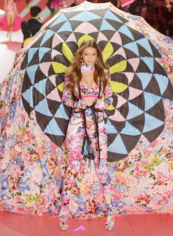 Gigi Hadid Picture 260 Victorias Secret 2018 Fashion Show