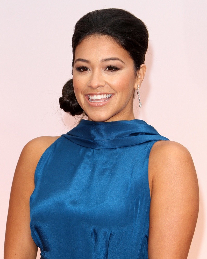 gina rodriguez Picture 63 The 87th Annual Oscars Red Carpet Arrivals