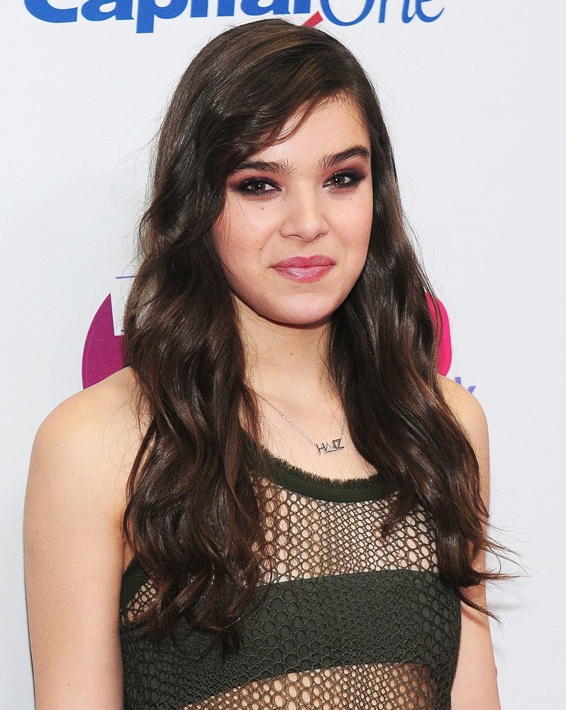 Hailee Steinfeld Picture 188 American Music Awards 2015 Arrivals