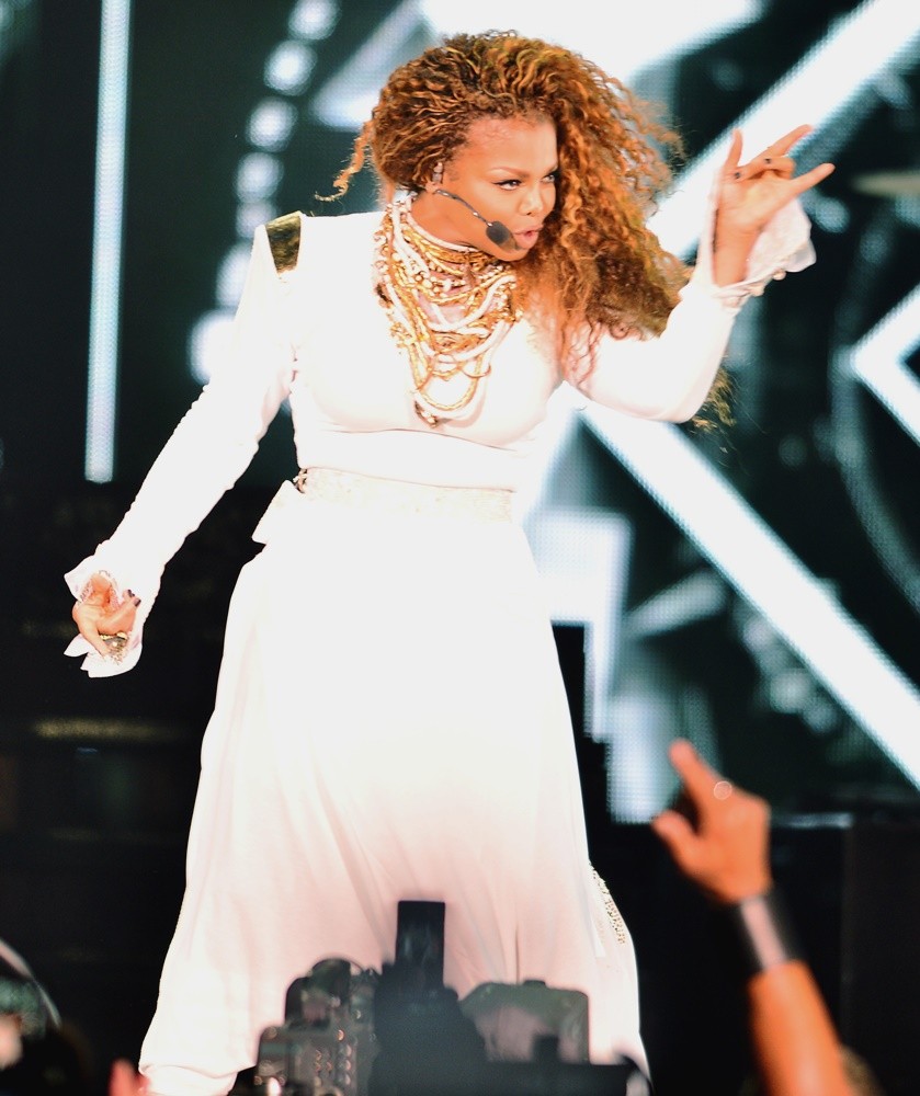 janet jackson unbreakable tour 2015 live