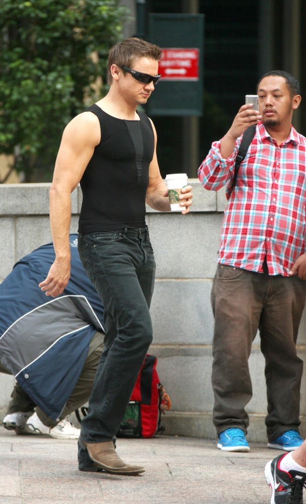 Jeremy Renner Picture 61 - On The Film Set of The Avengers