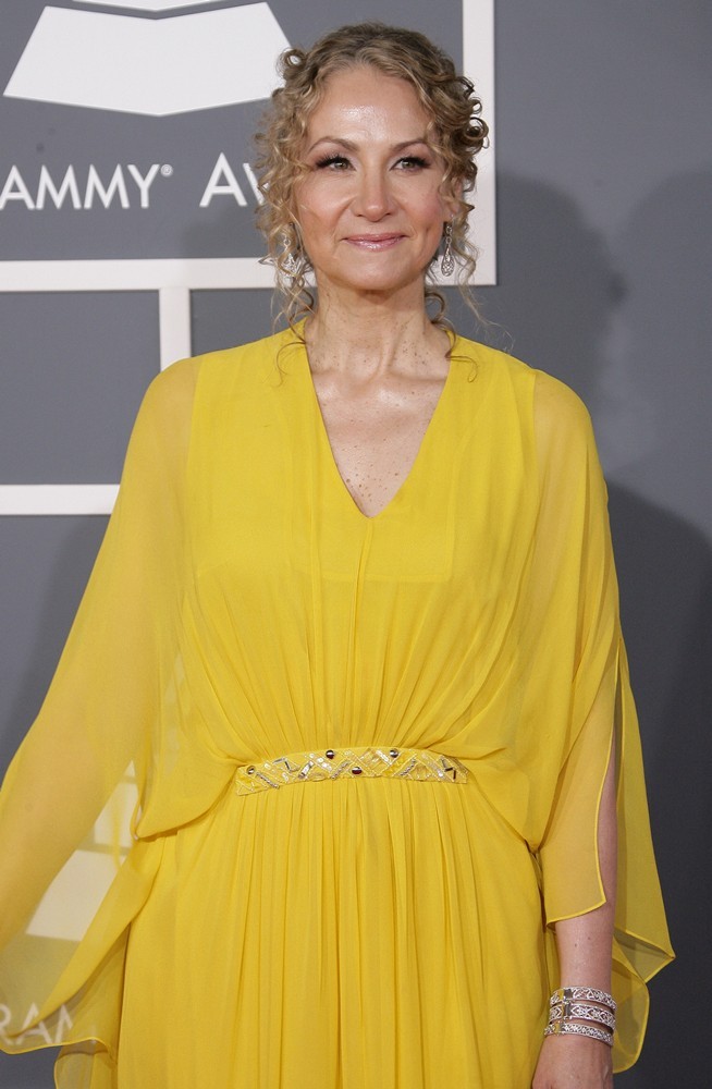 Joan Osborne Picture 3 - 55th Annual GRAMMY Awards - Arrivals