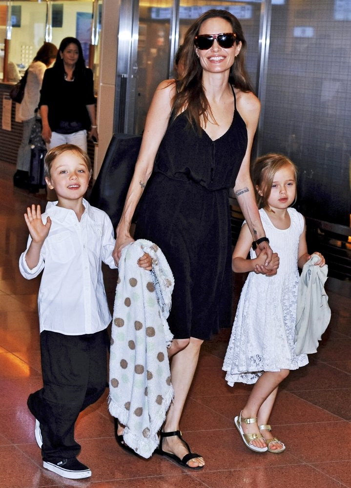 Knox Leon Picture 5 - Angelina Jolie Arrives in Tokyo