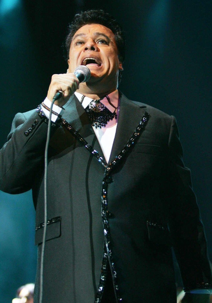 Juan Gabriel Picture 10 - Juan Gabriel Performing Live