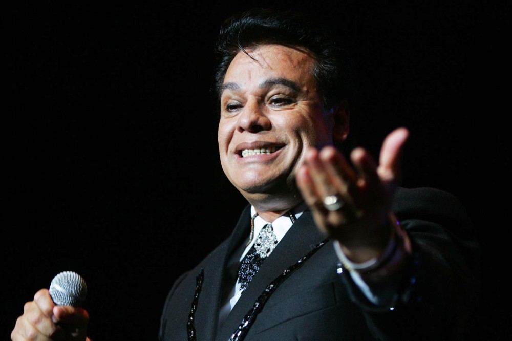 Juan Gabriel Picture 10 - Juan Gabriel Performing Live