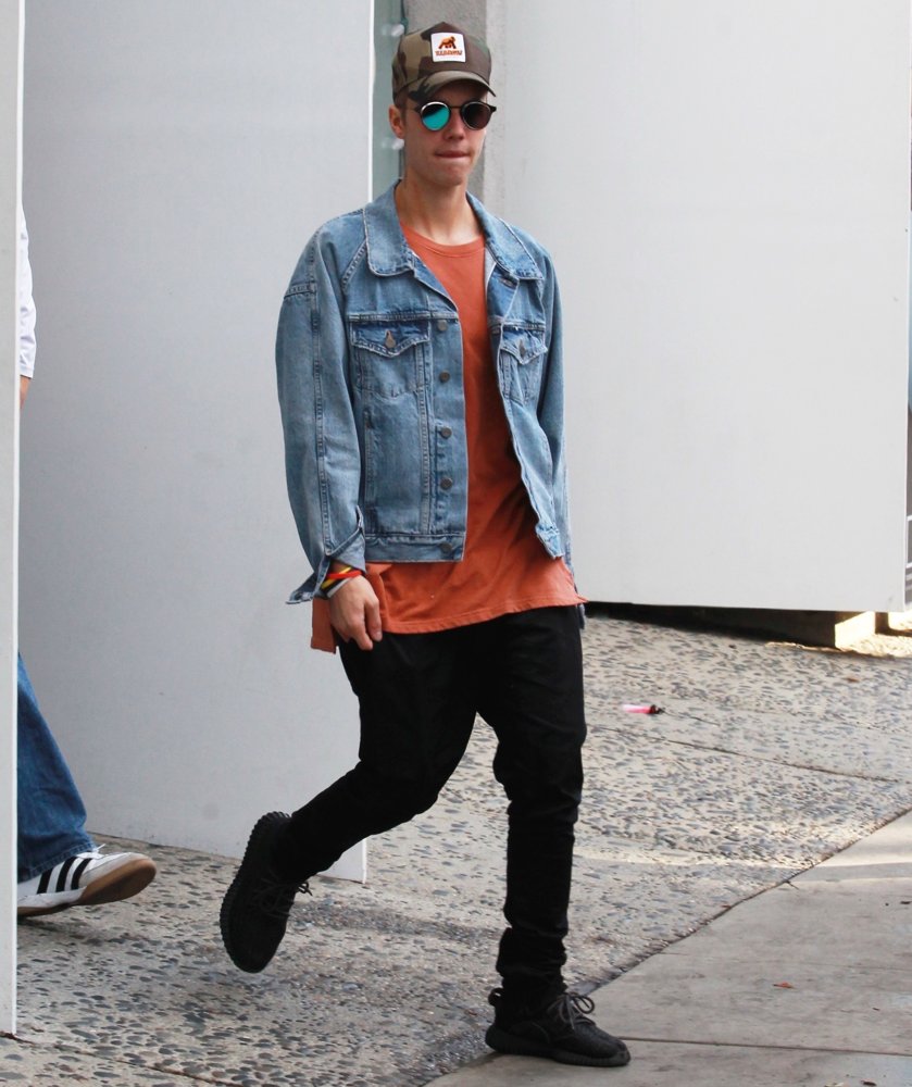 Justin Bieber Picture 1750 - American Music Awards 2015 - Arrivals