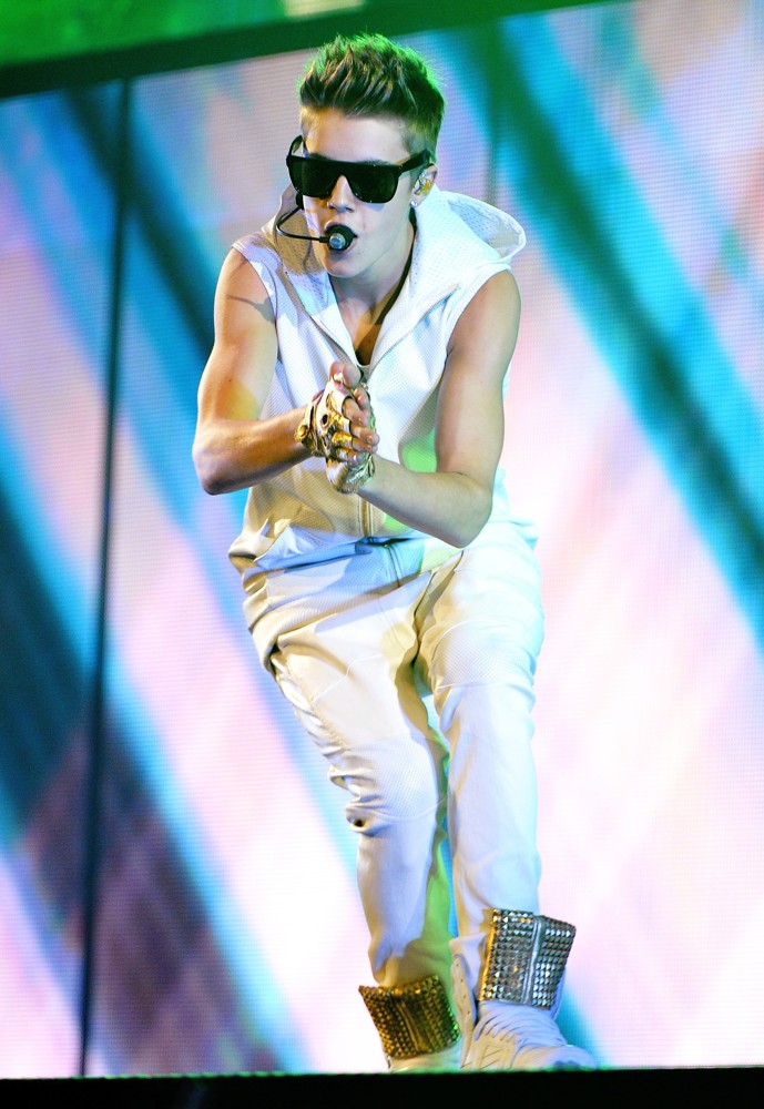 Justin Bieber Picture 1175 - Justin Bieber Performs Live in Concert on ...