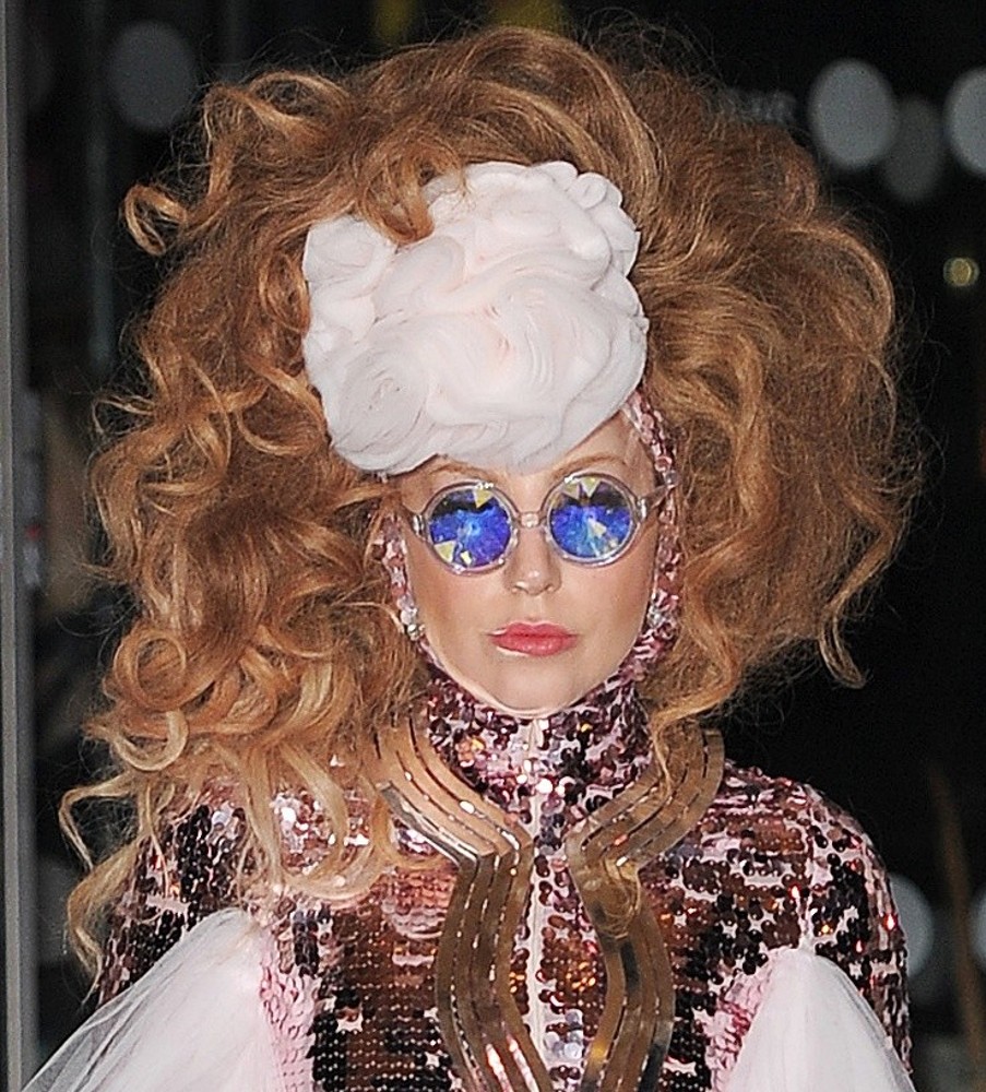 Lady GaGa Picture 924 - Lady GaGa Leaves Her London Hotel