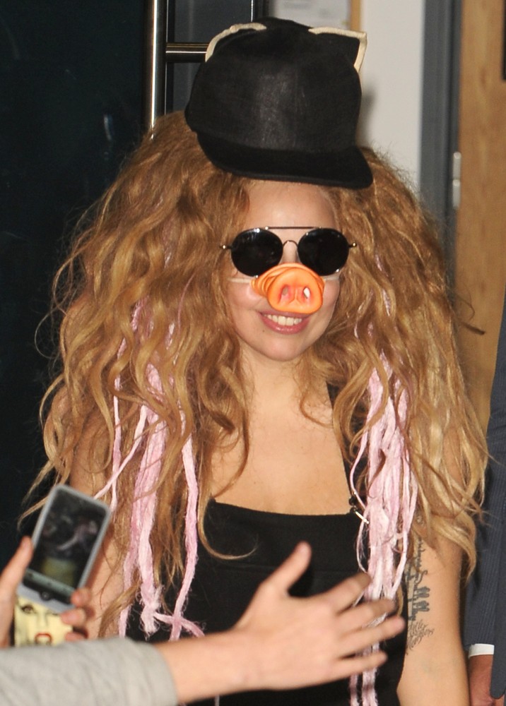 Lady GaGa Picture 781 - Lady GaGa Leaving Her Hotel