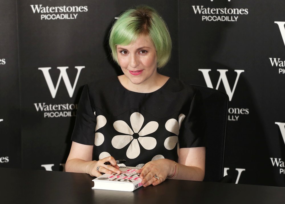 Lena Dunham Picture 120 Lena Dunham Signs Copies Of Her Book Not That Kind Of Girl 