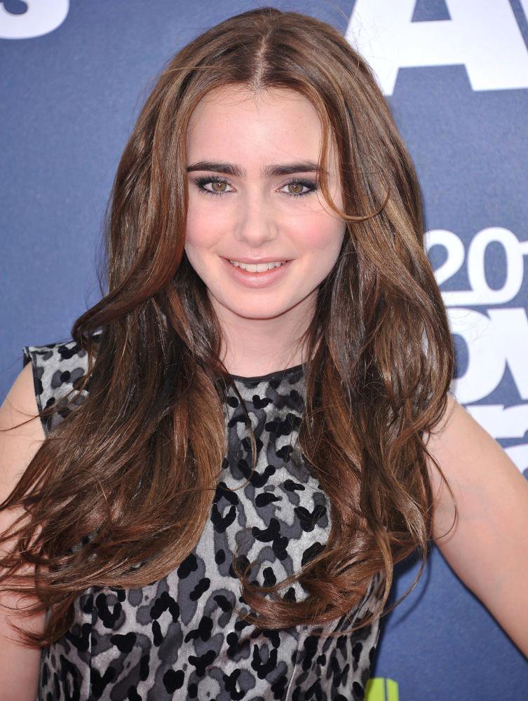 Lily Collins Picture 16 - 2011 MTV Movie Awards - Arrivals