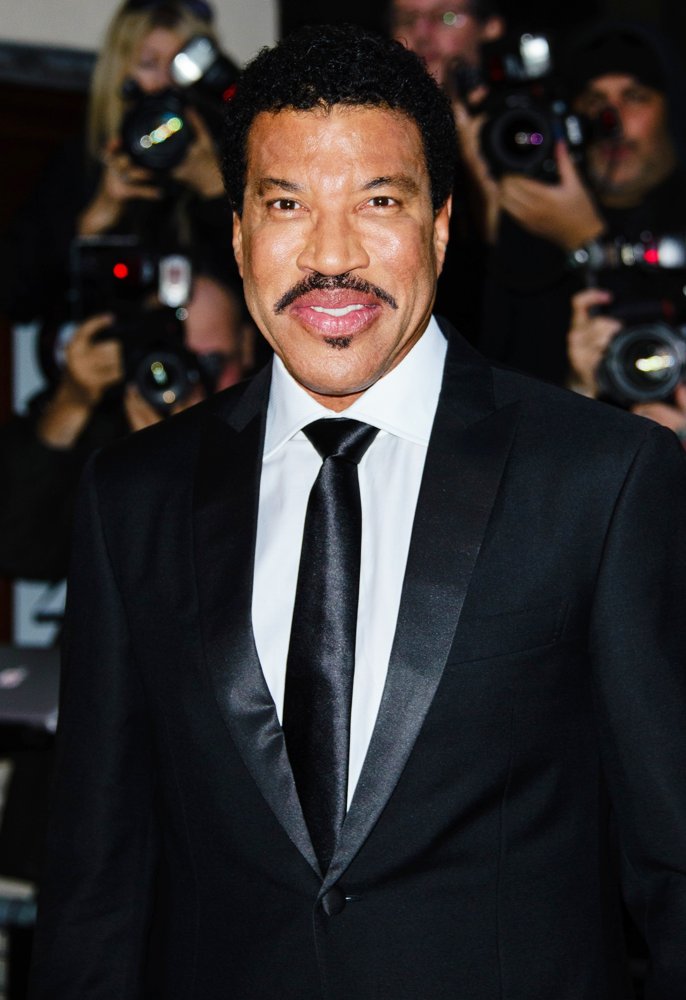 Lionel Richie Picture 79 - 2016 Fragrance Foundation Awards - Arrivals