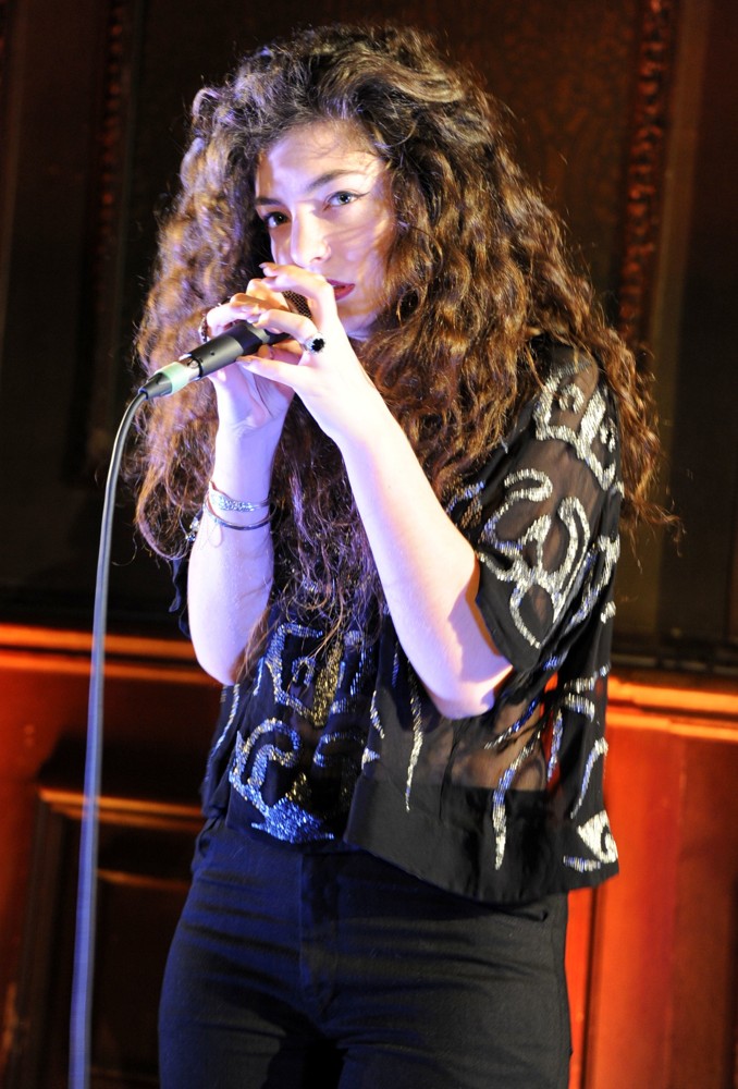 Lorde Picture 4 - Lorde Performing Live At A Showcase