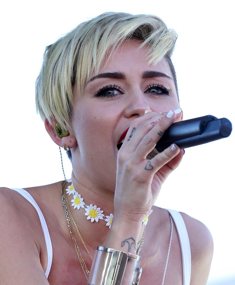 Miley Cyrus Picture 576 - Miley Cyrus Performs on The Today Show as ...