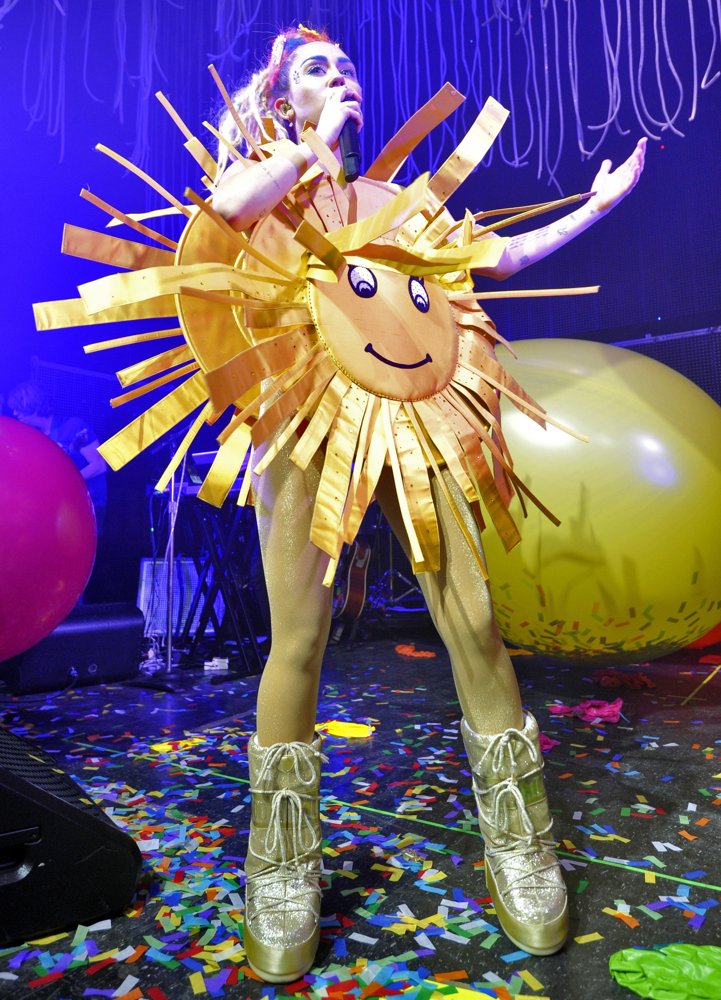 miley cyrus Picture 872 - Miley Cyrus and The Flaming Lips Perform Live ...