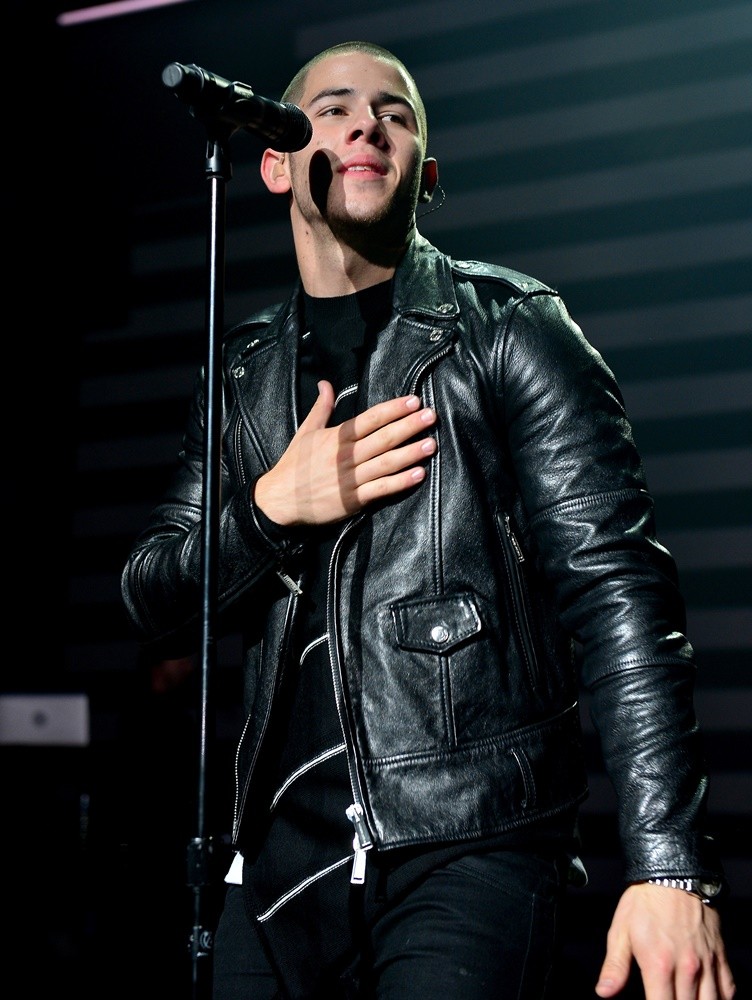 Nick Jonas Picture 275 Nick Jonas Performs Live in Concert