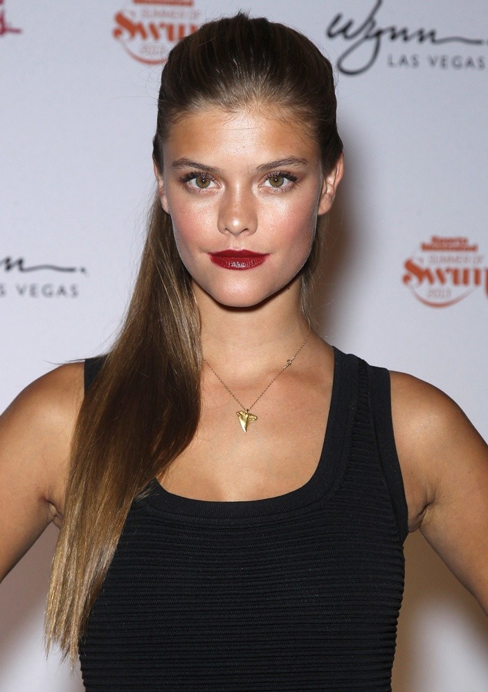 Nina agdal фото