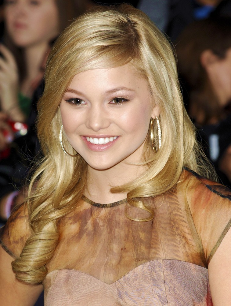 Olivia Holt Picture 13 - The Premiere of The Twilight Saga's Breaking ...