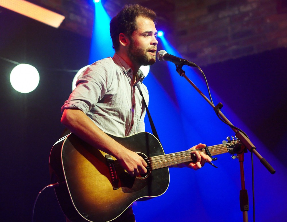 Passenger Picture 10 - Passenger Performing Live