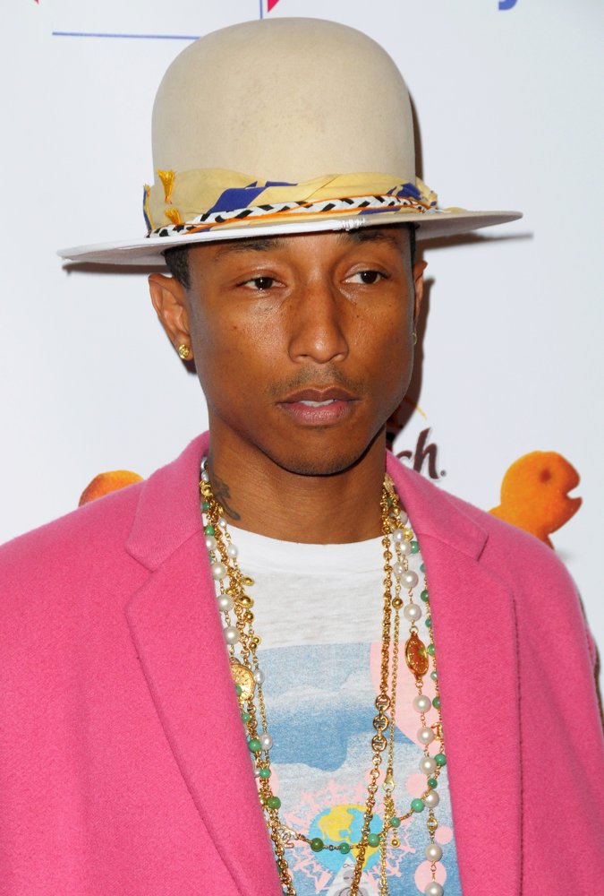 Angel фаррелл уильямс. Фаррелл Уильямс. Фаррелл Уильямс 2022. Pharrell Williams 2005. Фаррелл Уильямс в Войс.