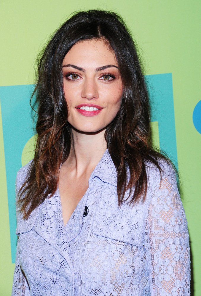 Phoebe Tonkin Picture 16 Cw Networks New York 2014 Upfront Presentation Arrivals 5045