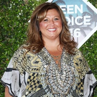 Ex 'Dance Moms' Star Abby Lee Miller Sentenced to 1 Year in Prison for ...