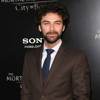 Aidan Turner Picture 4 - Premiere of The Hobbit: An ...